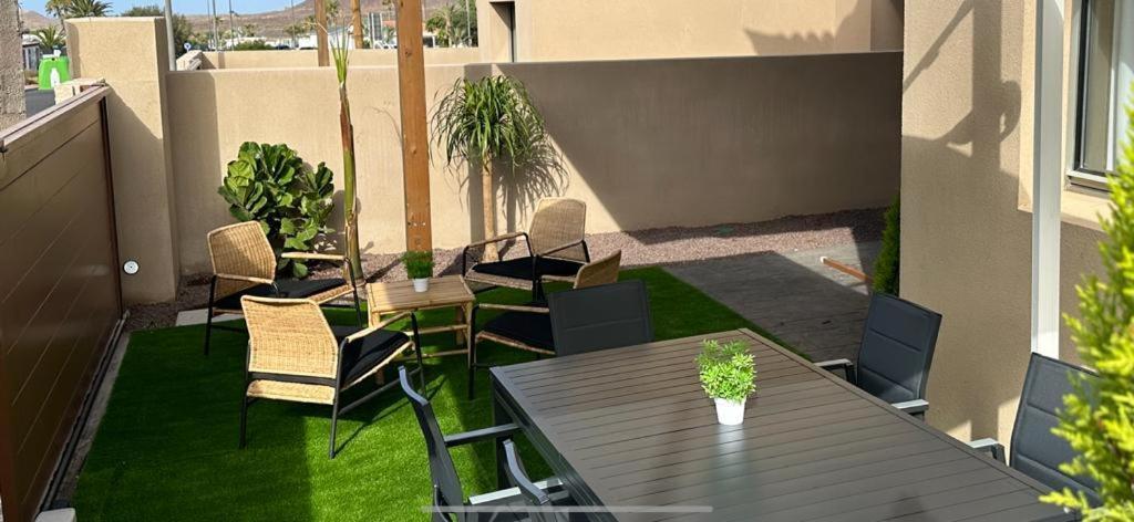 Golf Tenerife South: Mountain View Villa with Heated Pool and Accessible Amenities San Miguel de Abona Exterior photo